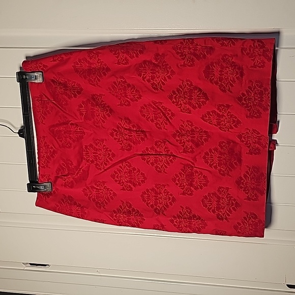 Apostrophe Dresses & Skirts - Apostrophe sz 8 red damask skirt
